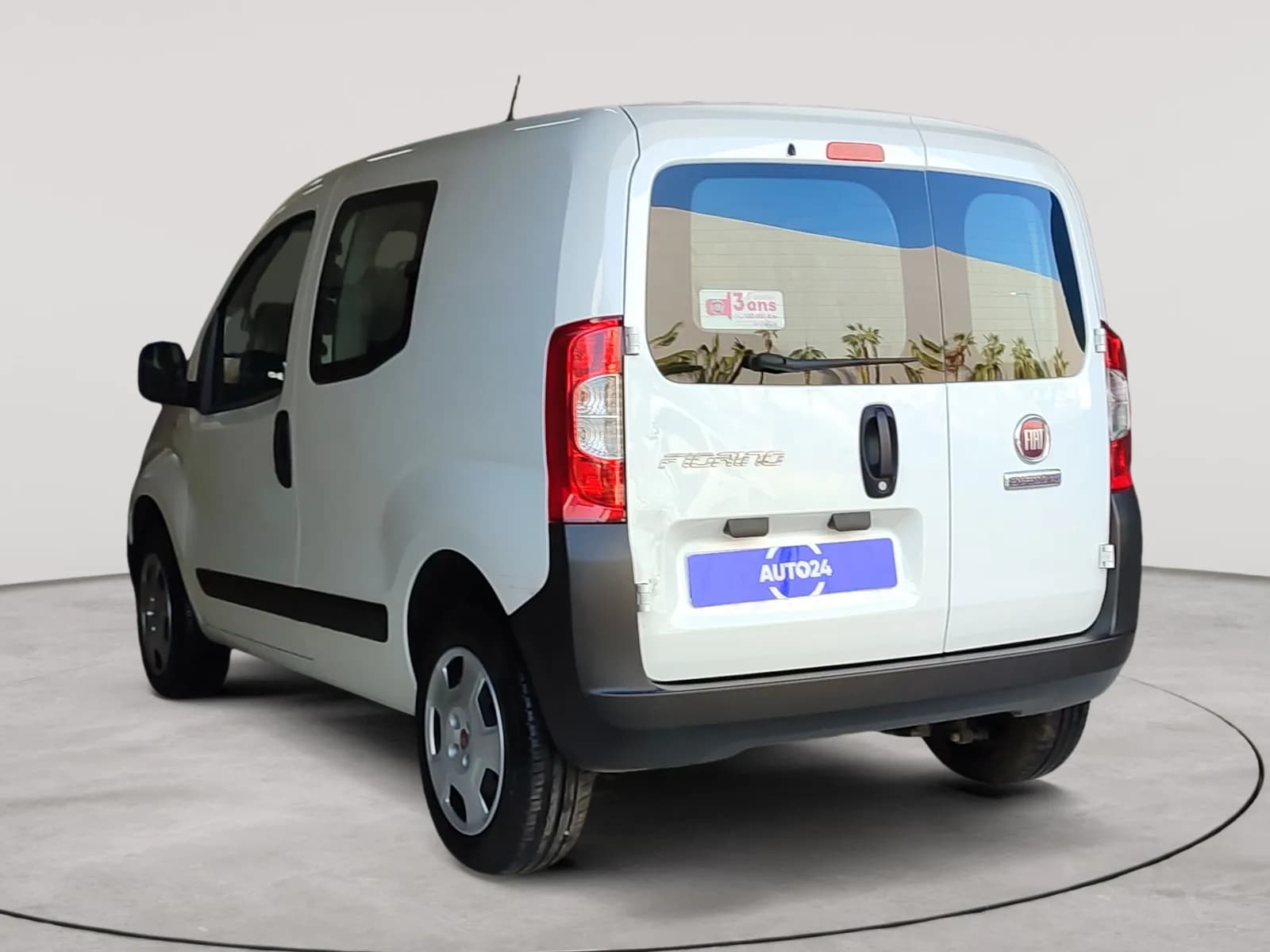 uploads/vehicles/2024/12/1735231159816-439.webp