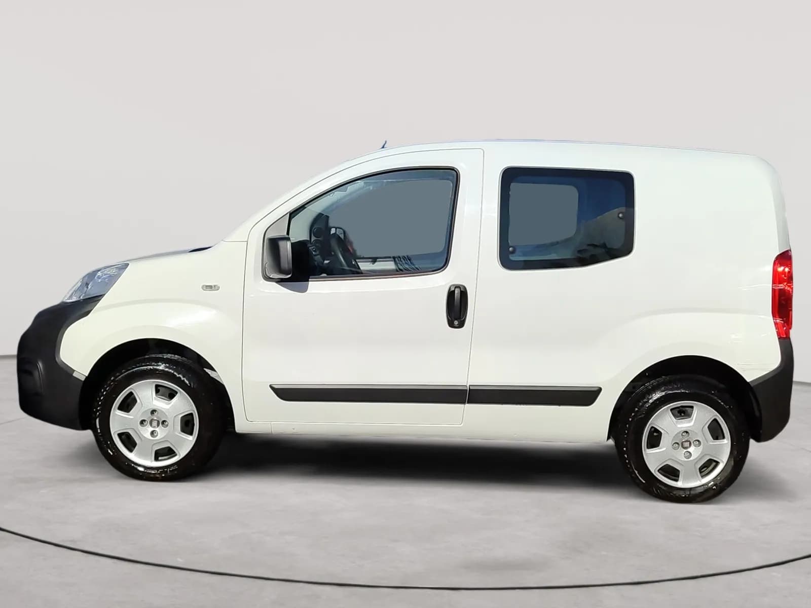 uploads/vehicles/2024/12/1735231160695-662.webp
