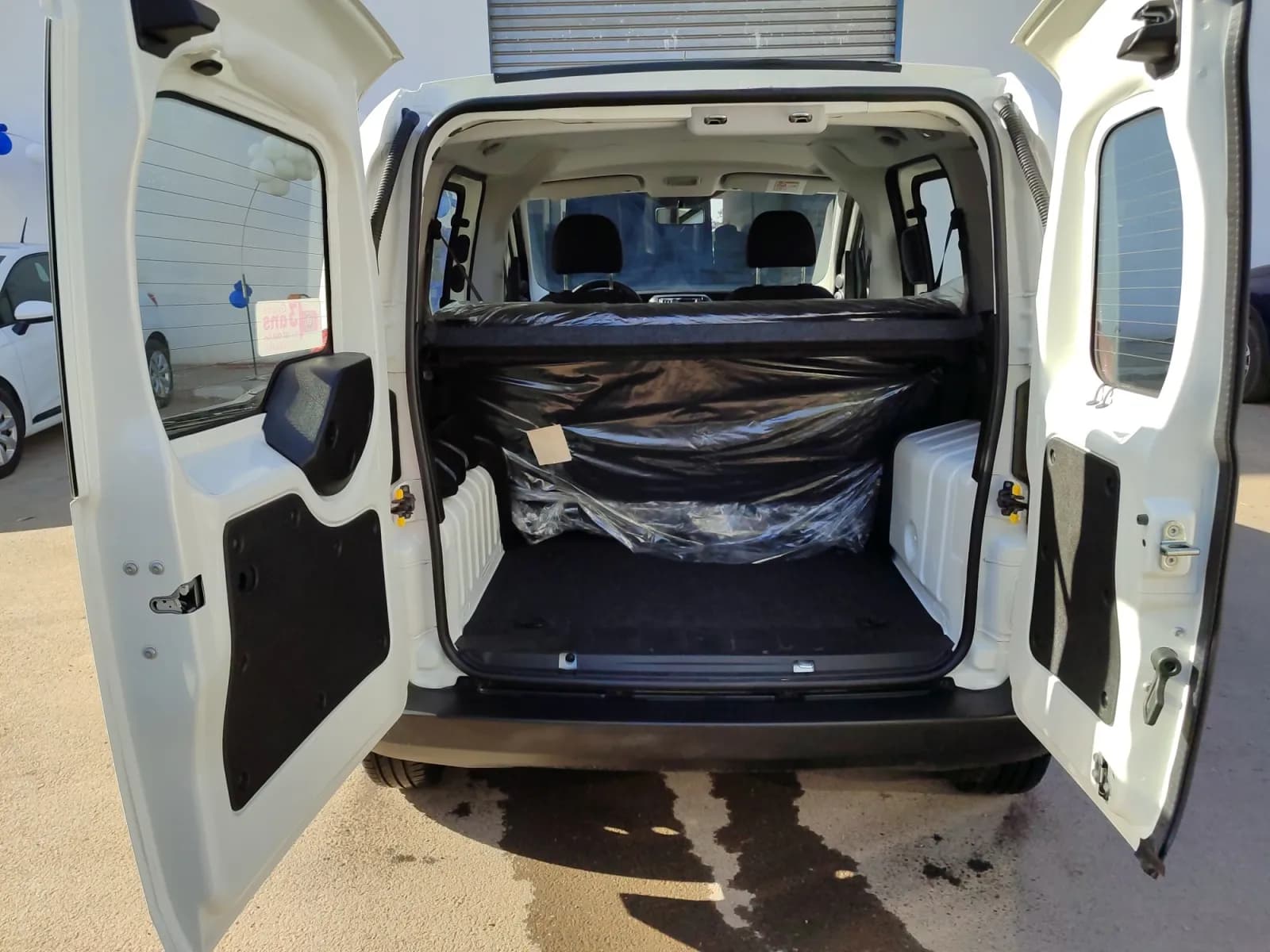 uploads/vehicles/2024/12/1735231161260-906.webp