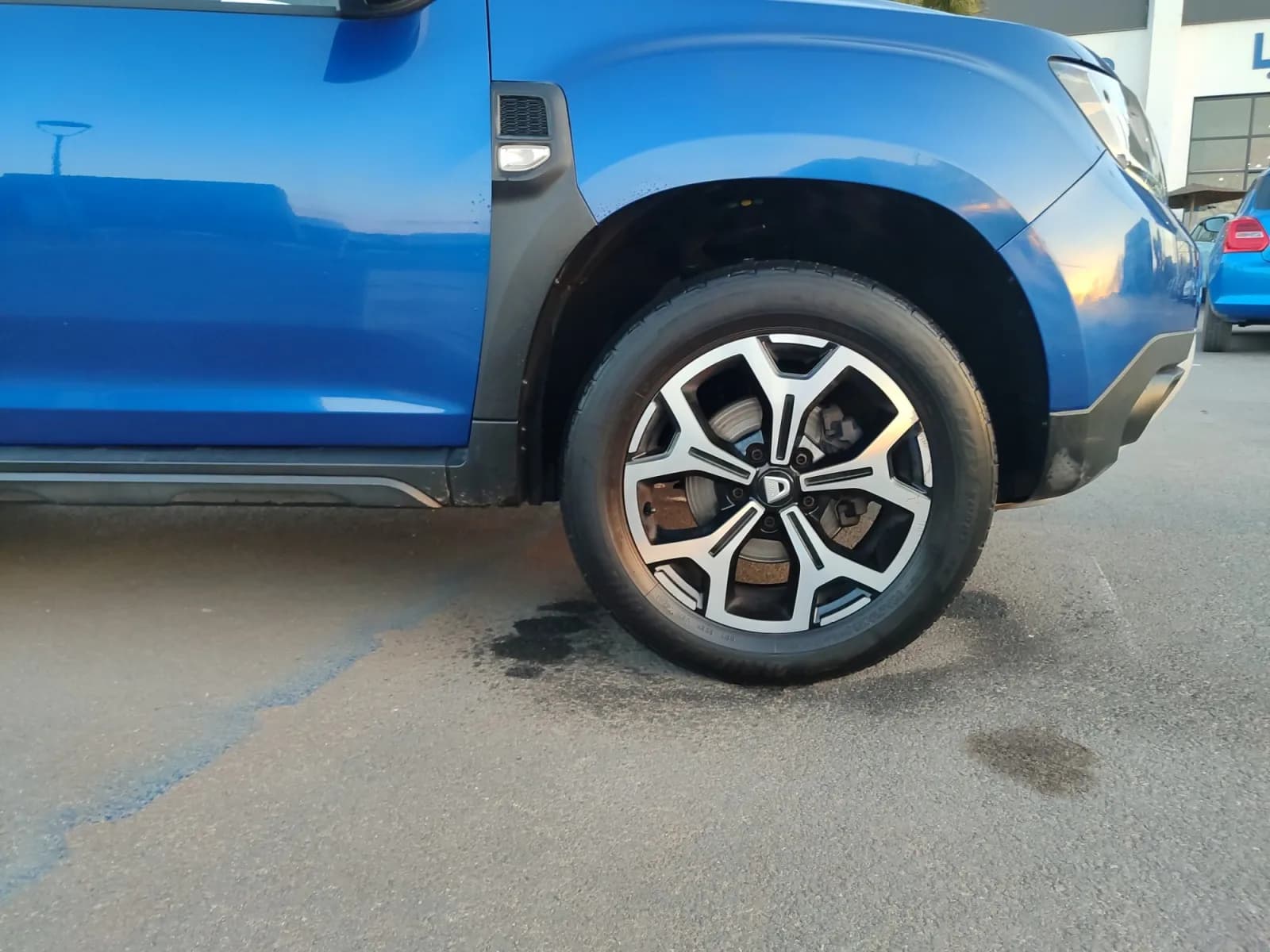 uploads/vehicles/2024/12/1735234048087-665.webp