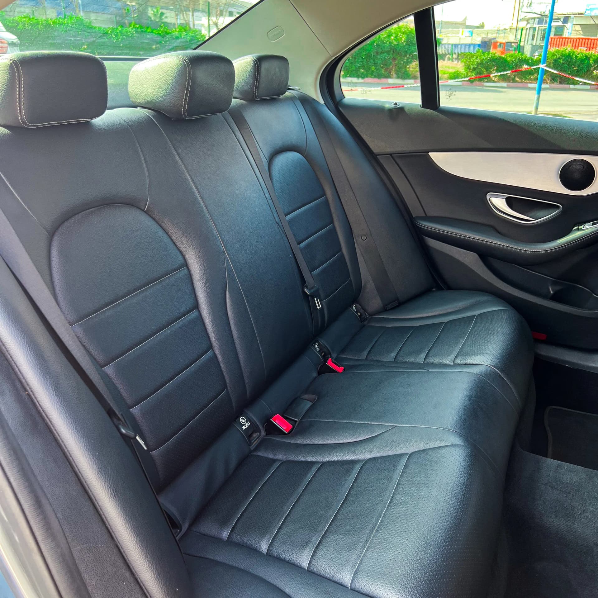 uploads/vehicles/2024/12/1735644312997-912.webp
