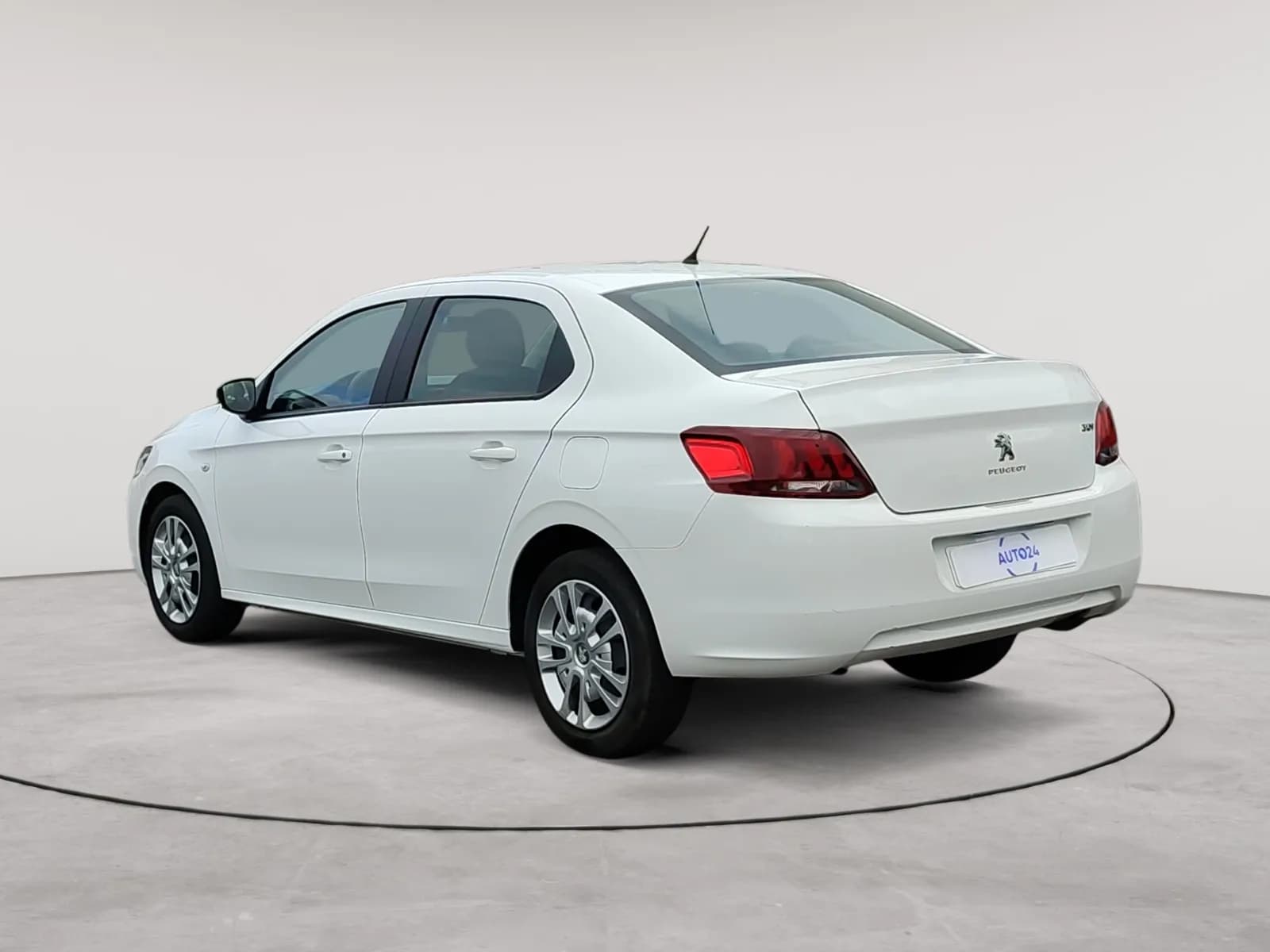 uploads/vehicles/2025/01/1736171674459-120.webp