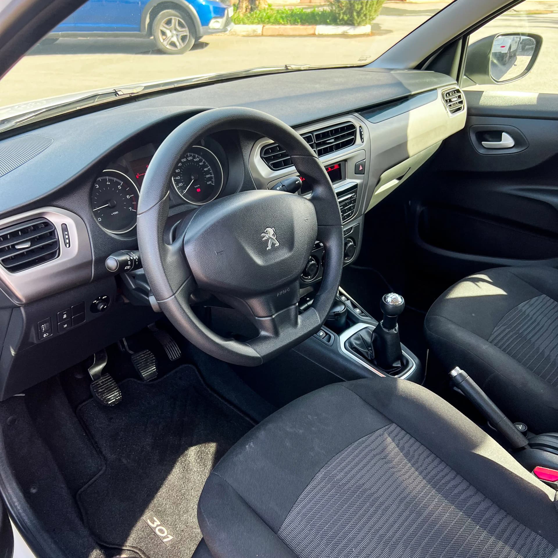 uploads/vehicles/2025/01/1736957835585-413.webp